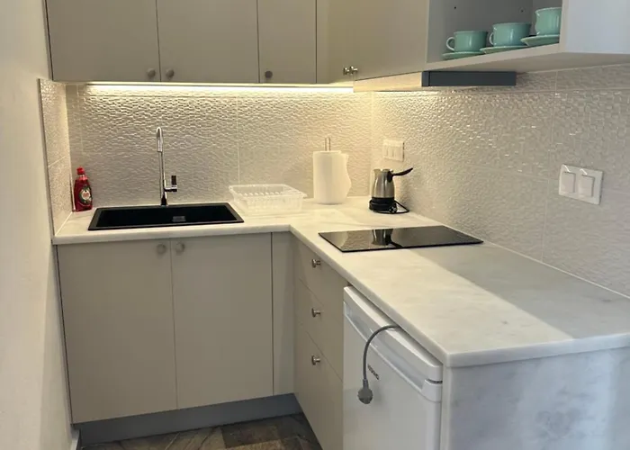 Angeliki's 3* Parikia (Paros)