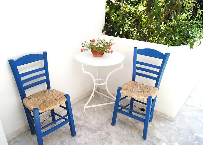 Angeliki's 3* Parikia (Paros)