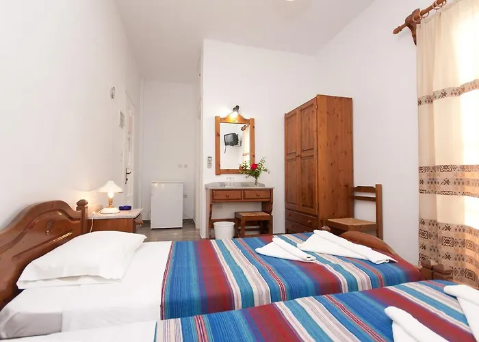 Angeliki's 3* Parikia (Paros)