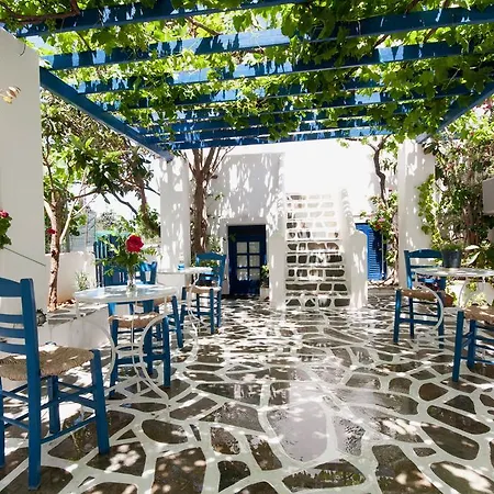Angeliki's 3* Parikia (Paros)